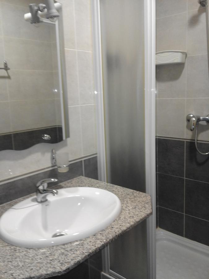 Hostal Restaurante Vial Оуренсе Екстериор снимка
